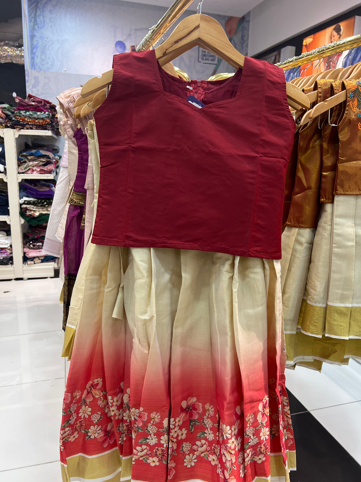 pattupavada 148979