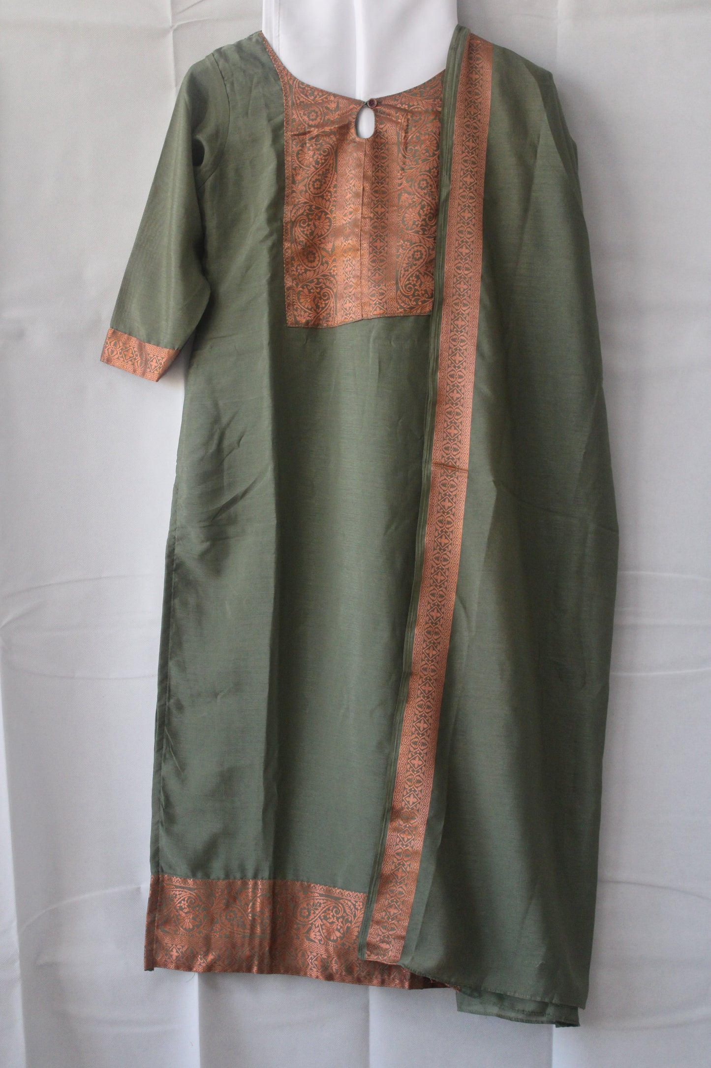 Women's Salwar Suit Vichitra Silk Plain with Embroidery Round Neck.