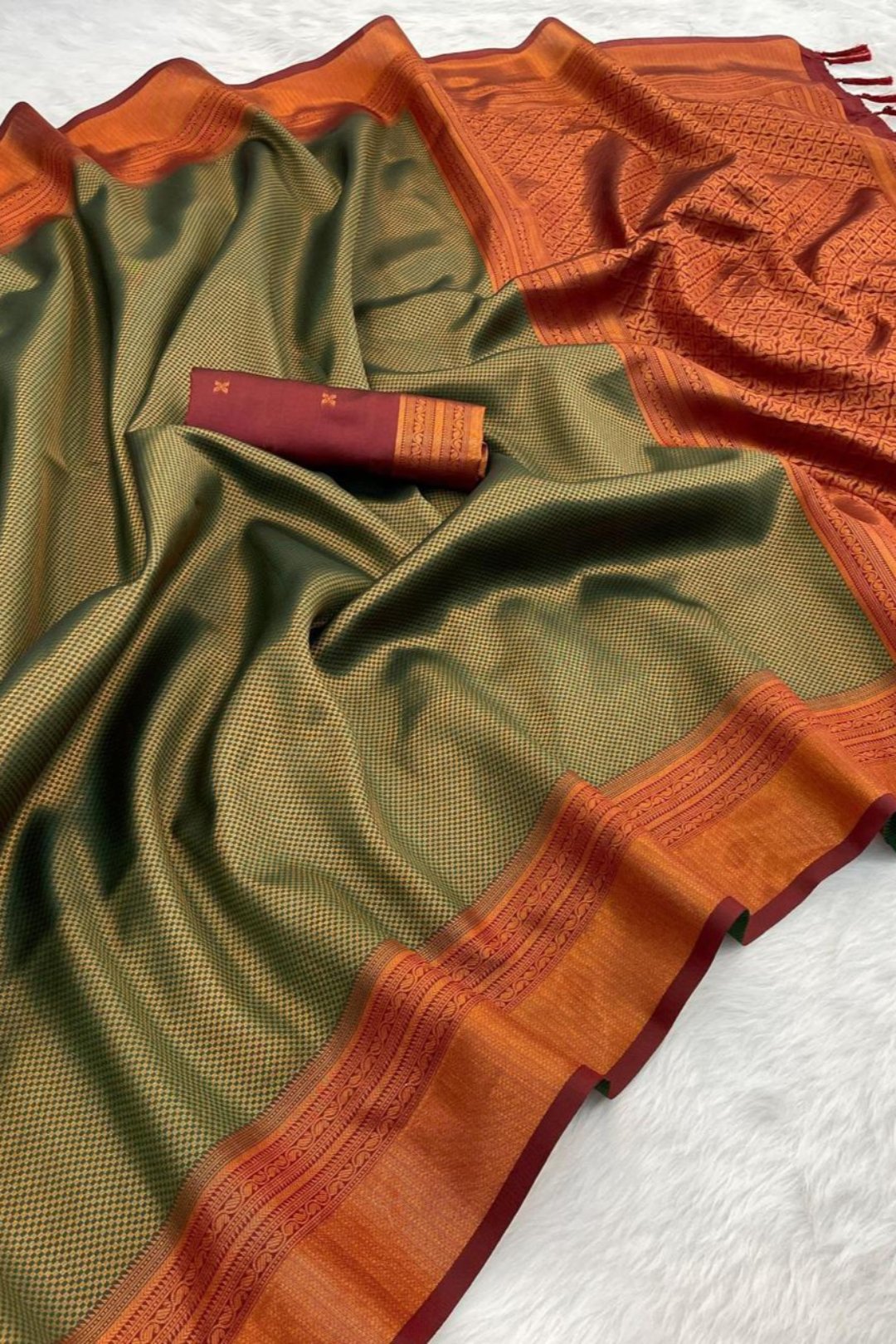 Soft Silk Saree With Blouse.