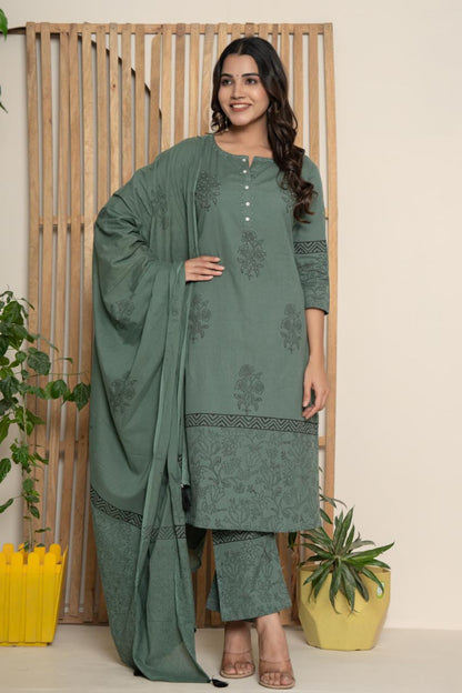 Women's wear cotton salwar set.