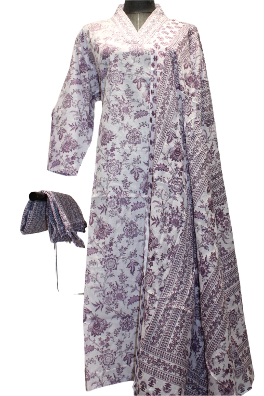 Kurti set with full-length sleeves and a straight cut.