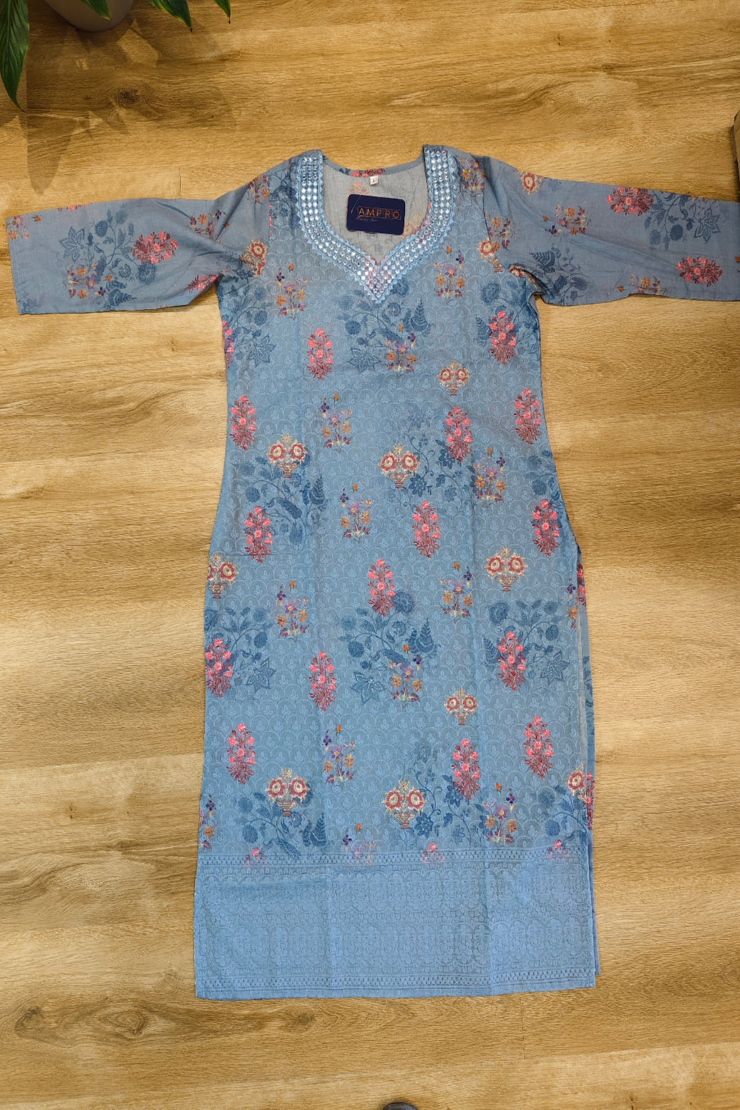 Women's daily wear kurti with hakooba pattern.