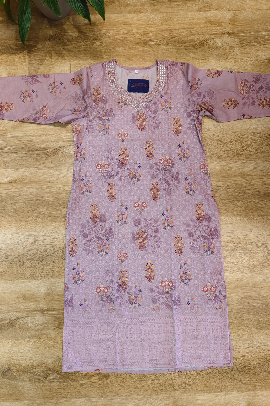 Women's daily wear kurti with hakooba pattern.