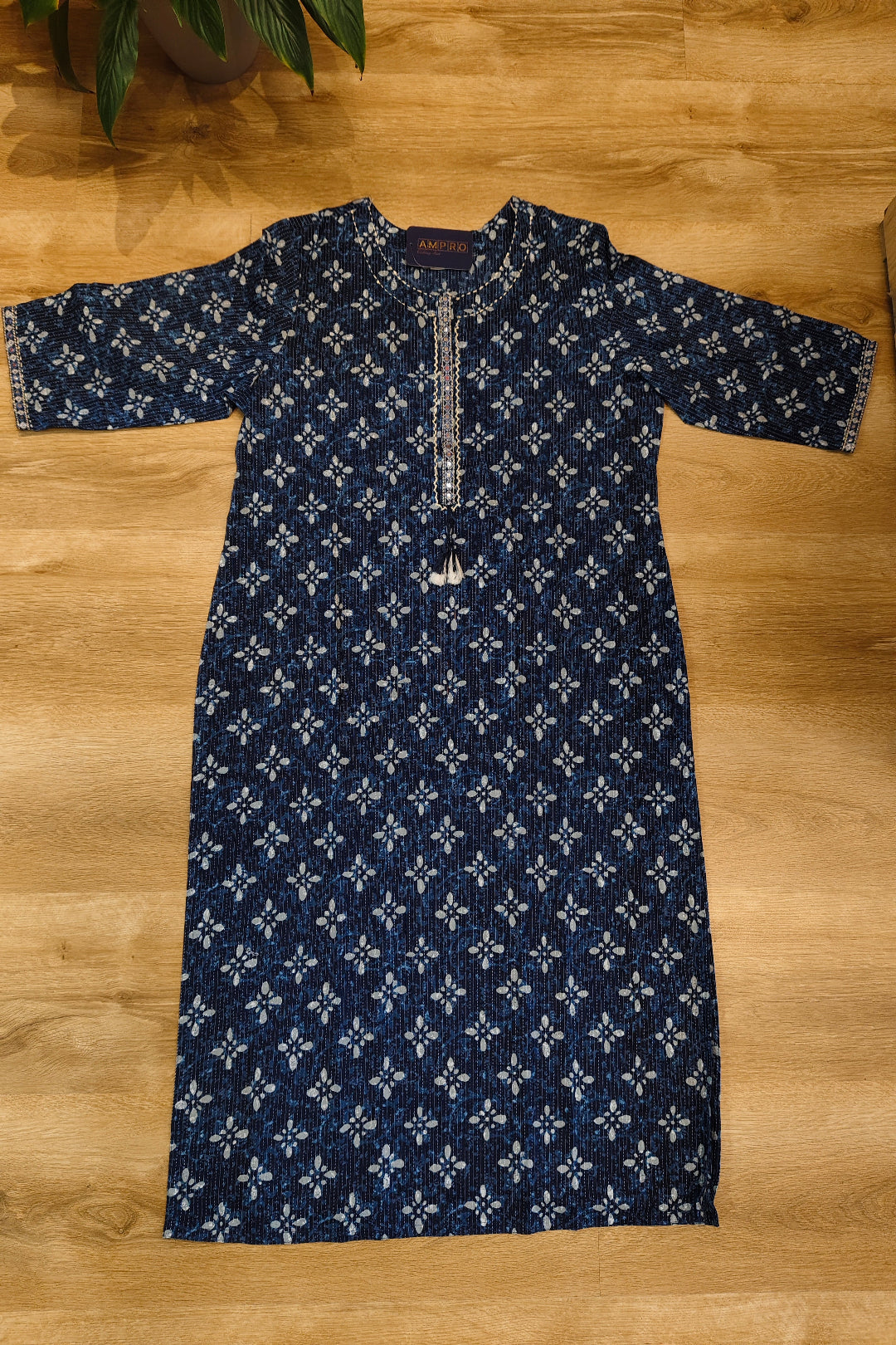 Women's daily wear cotton kurti.