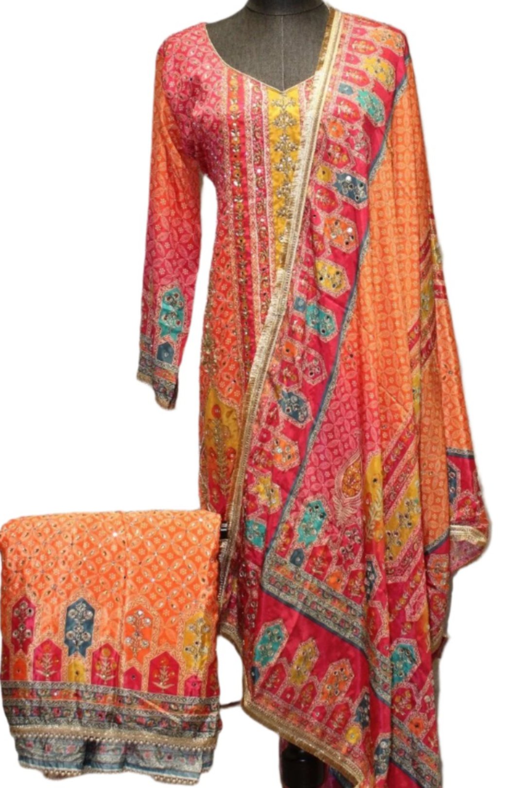 Beautiful Party Wear Kurti Set.