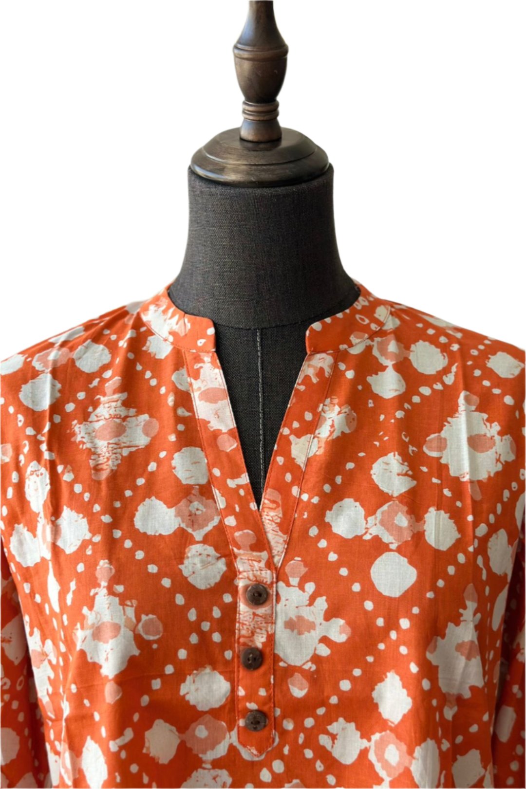 Floral Patterned Short Top  With Buttons Made With Cotton.